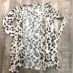 Open front sweater, cheetah print